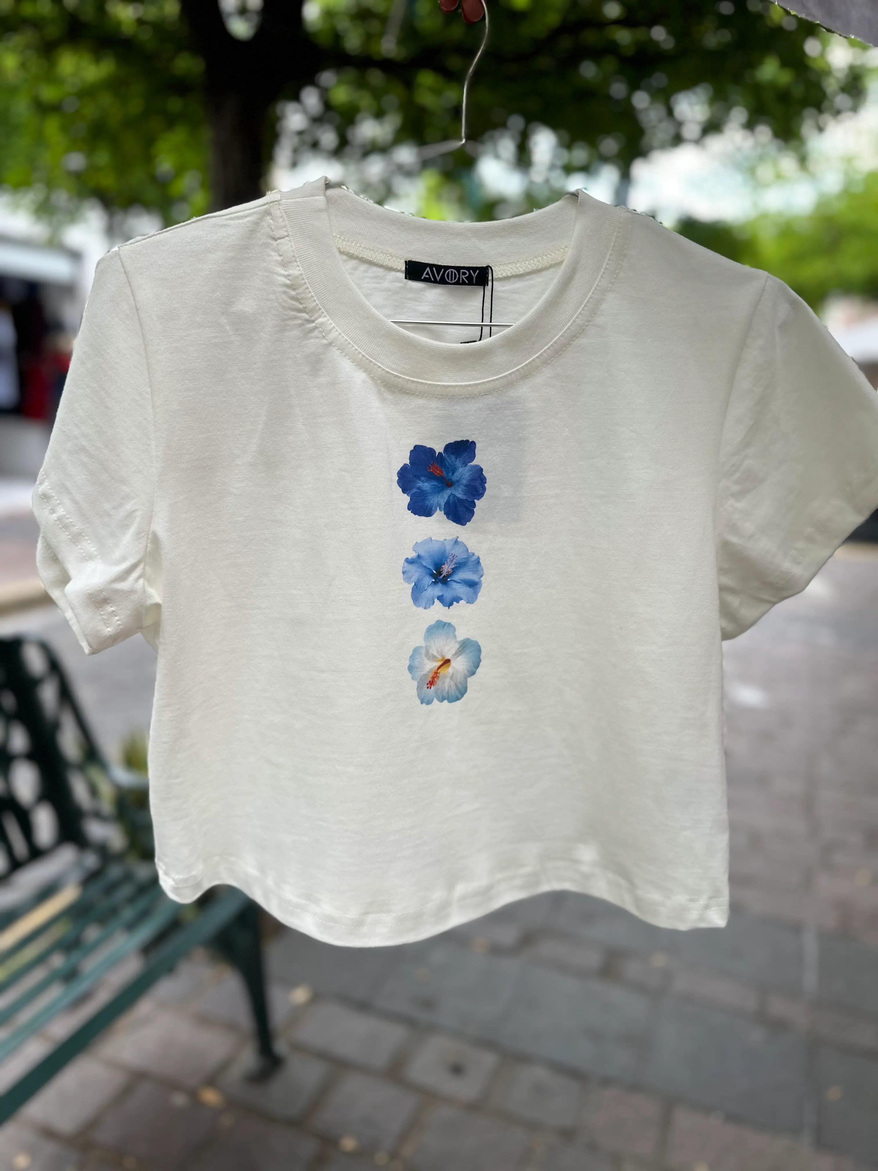 Baby tee flores azules