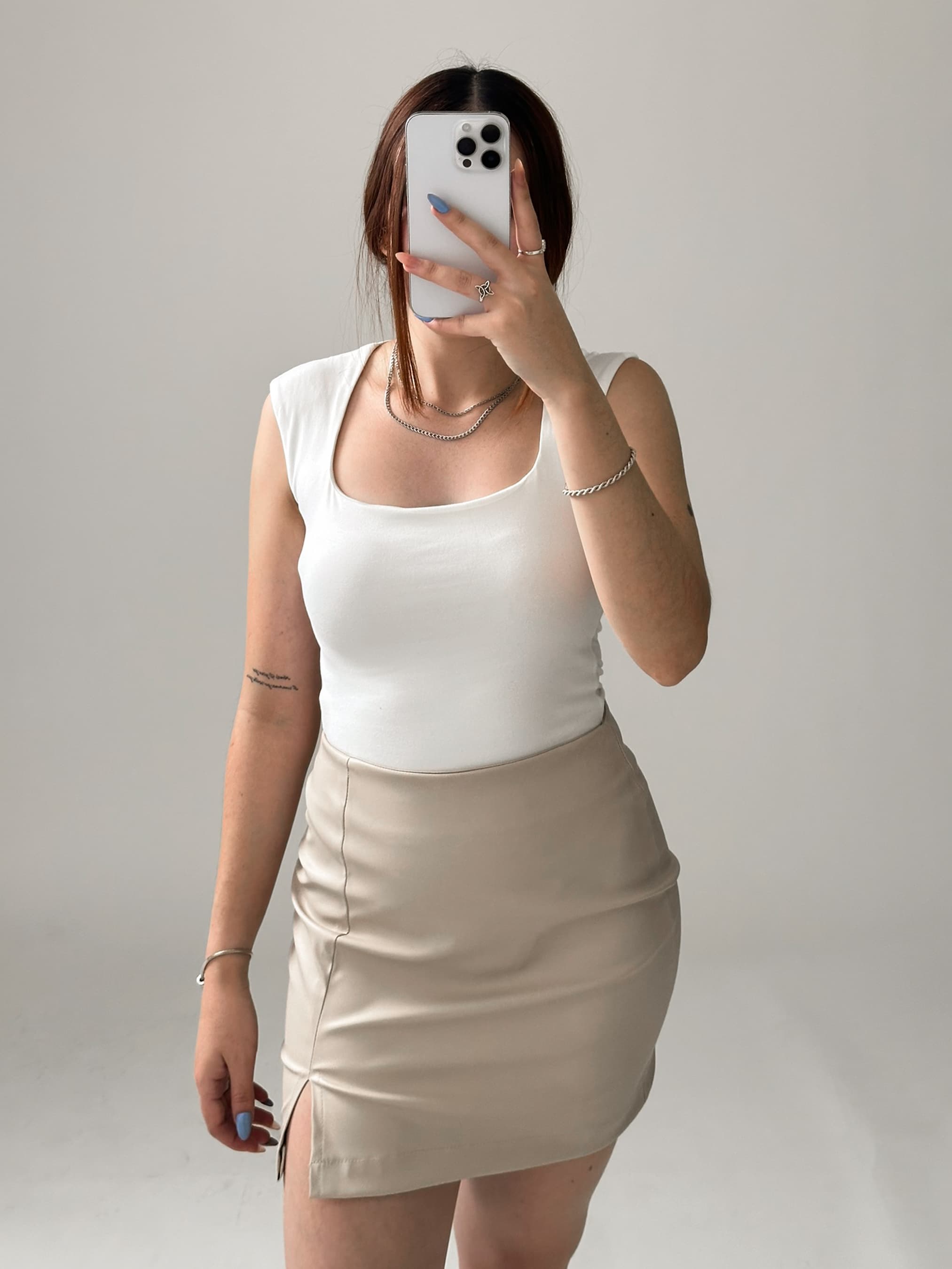 Falda sol vinipiel