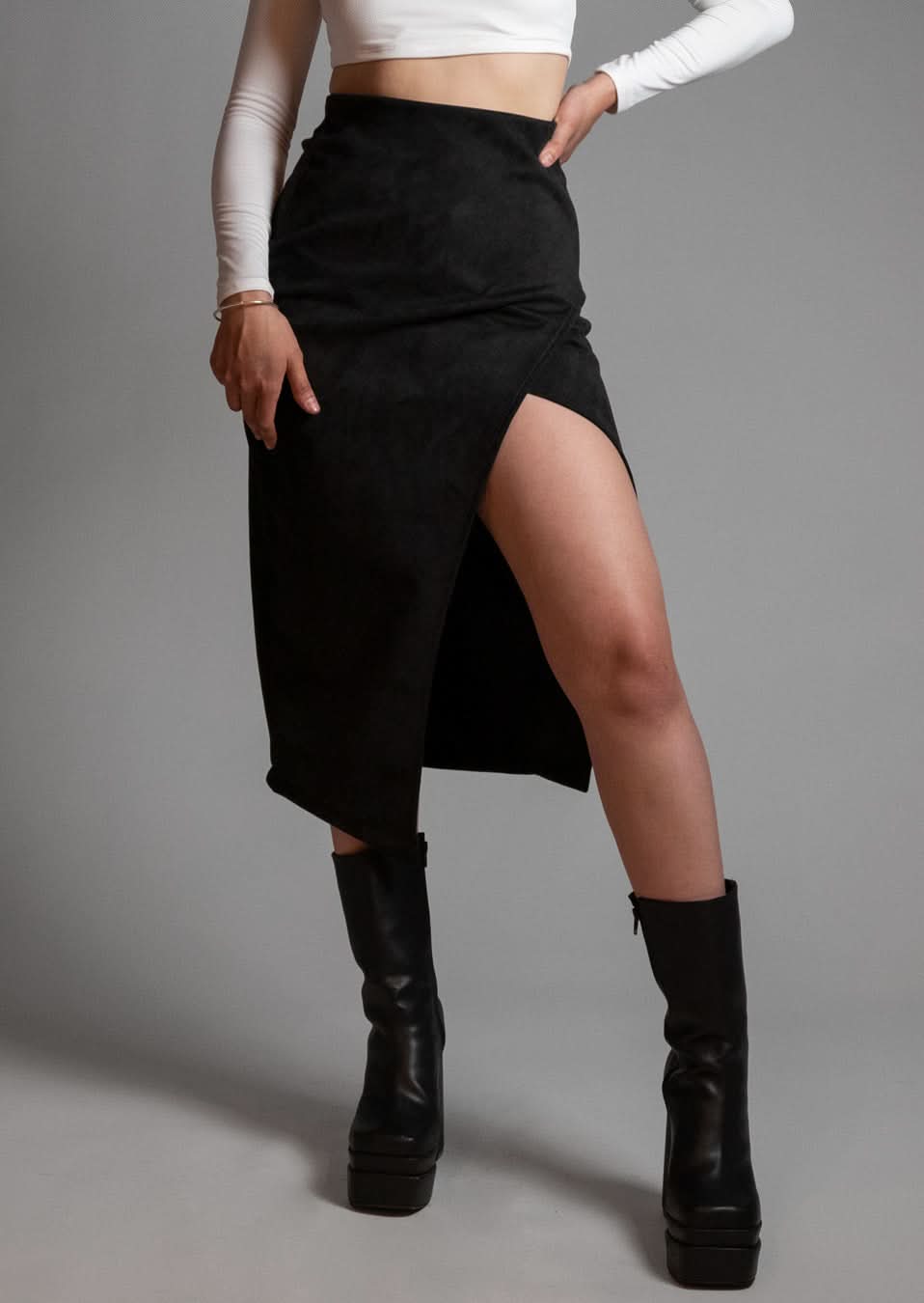 Falda Oni Gamuza Negro - AVORY