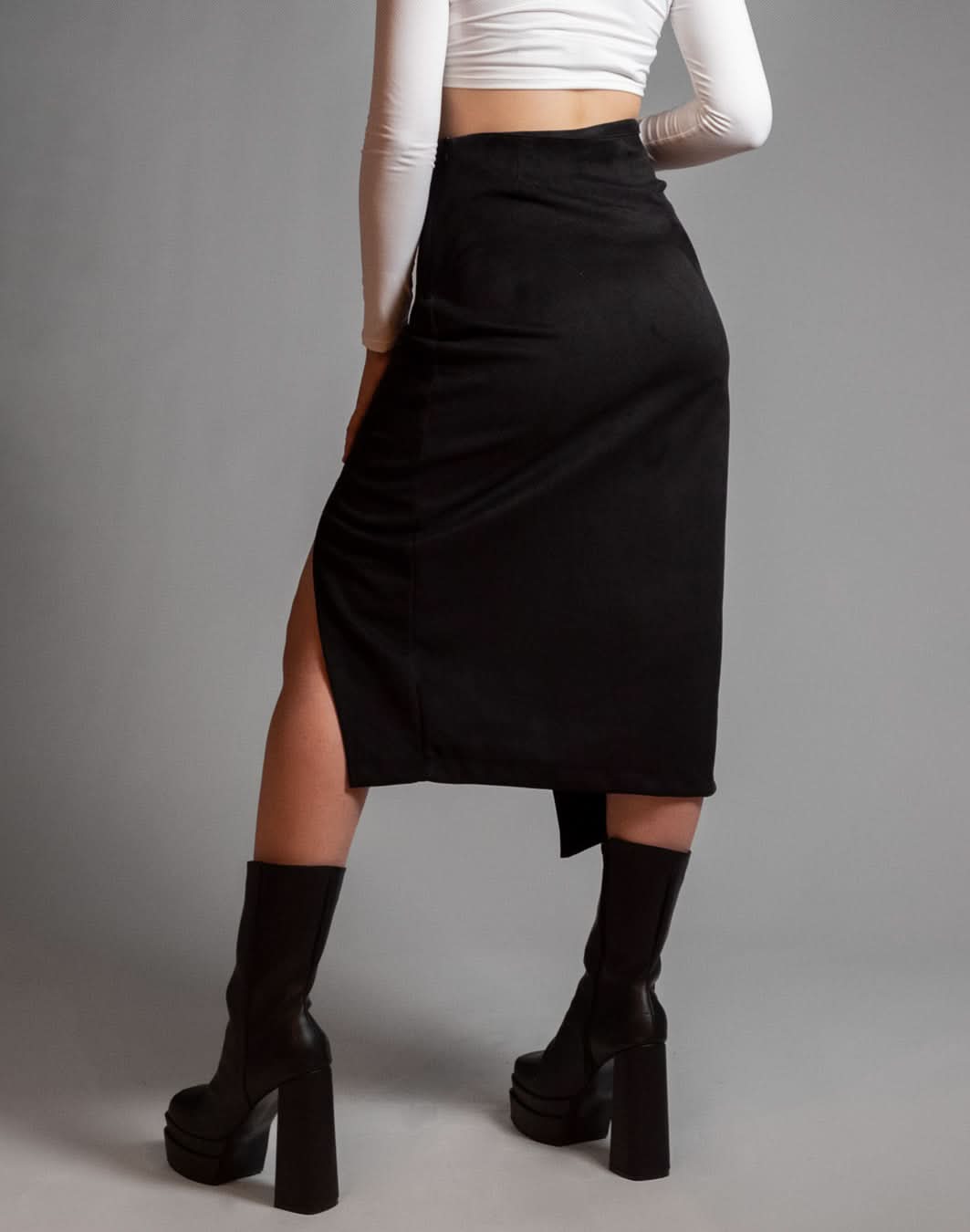 Falda Oni Gamuza Negro - AVORY
